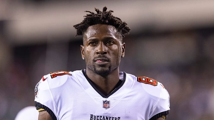 Brown salió en medio de una polémica de los Buccaneers