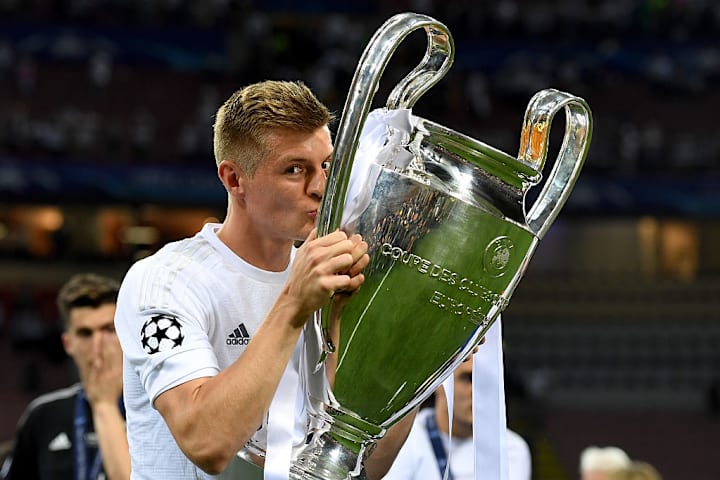 โทนี่ ครูส