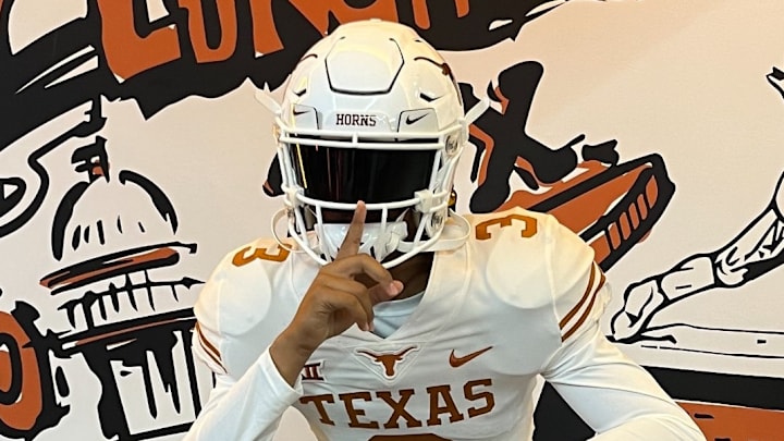 Texas quarterback commit Dia Bell