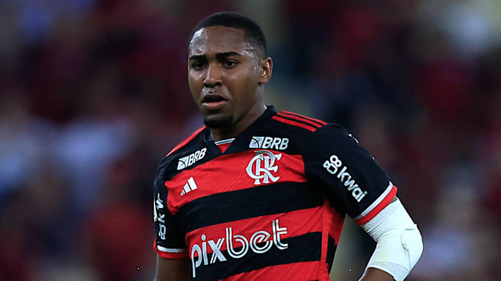 Lorran deixa de vestir camisa do Flamengo para atuar no CSKA