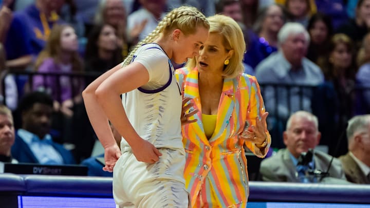 Tigers Head Coach Kim Mulkey and Hailey Van Lith 11 The LSU Tigers take down the Middle Tennessee Tigers Head Coach Kim Mulkey and Hailey Van Lith 11 The LSU Tigers take down the Middle Tennessee