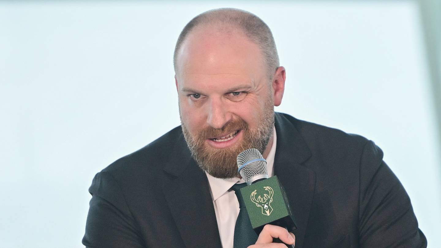 Milwaukee Bucks training camp preview: Win now or build for the future?