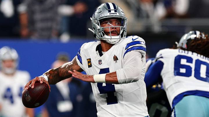 Dallas Cowboys quarterback Dak Prescott passes the ball against the New York Giants during the first quarter at MetLife Stadium.