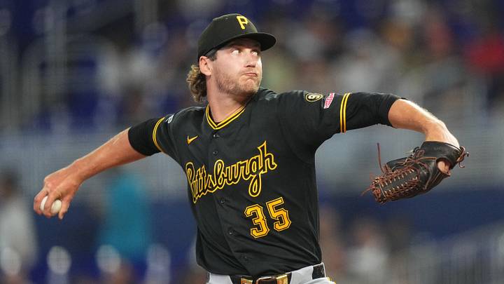 Aug 13, 2026; Miami, Florida, USA; Pittsburgh Pirates starting pitcher Braxton Ashcraft (35) throws against the Miami Marlins in the first inning at loanDepot Park. Mandatory Credit: Jim Rassol-Imagn Images Aug 13, 2026; Miami, Florida, USA; Pittsburgh Pirates starting pitcher Braxton Ashcraft (35) throws against the Miami Marlins in the first inning at loanDepot Park. Mandatory Credit: Jim Rassol-Imagn Images