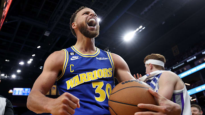Stephen Curry fue figura ante Kings