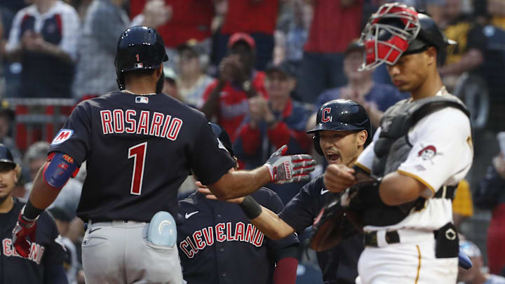 Jul 17, 2023; Pittsburgh, Pennsylvania, USA;  Cleveland Guardians left fielder Steven Kwan (middle)