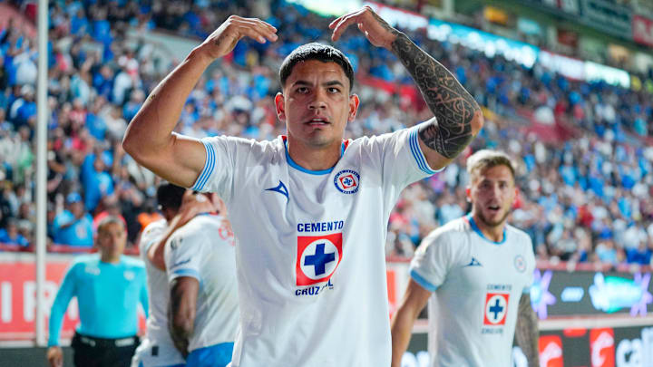 El uruguayo Gabriel Fernández vino desde el banquillo para sumar algunos minutos