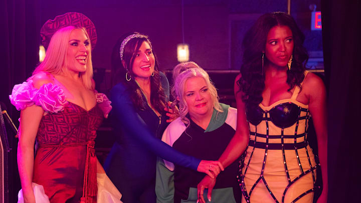 GIRLS5EVA. (L to R) Busy Philipps as Summer, Sara Bareilles as Dawn, Paula Pell as Gloria and Renée Elise Goldsberry as Wickie in Episode 302 of GIRLS5EVA. Cr. Emily V. Aragones/Netflix © 2023