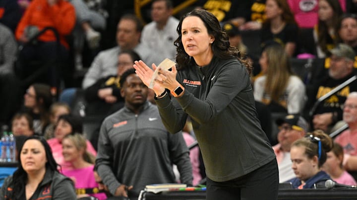 Feb 25, 2024; Iowa City, Iowa, USA; Illinois Fighting Illini head coach Shauna Green reacts against the Iowa Hawkeyes during the fourth quarter at Carver-Hawkeye Arena. Mandatory Credit: Jeffrey Becker-Imagn Images