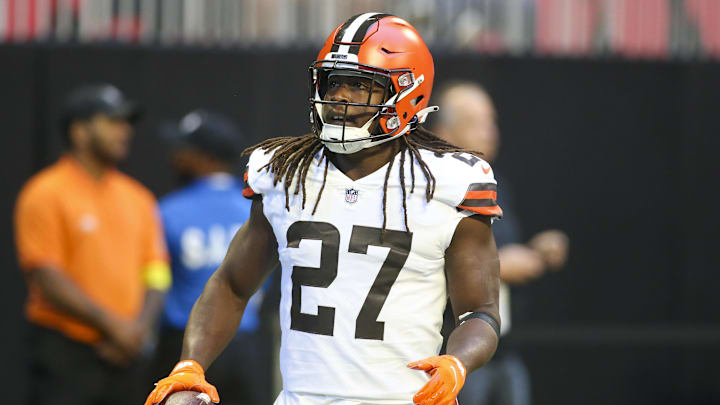 Newly re-signed Cleveland Browns running back Kareem Hunt may not make a big impact right away in the wake of Nick Chubb's injury. 