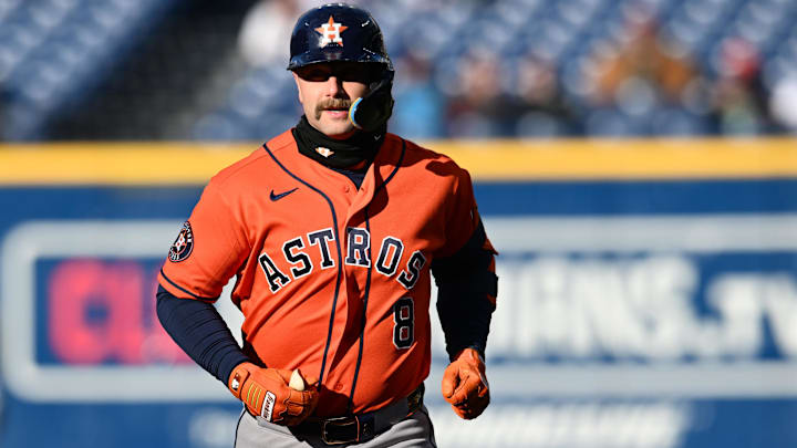 Houston Astros first baseman Christian Walker (8) rounds the bases after hitting a home run. 