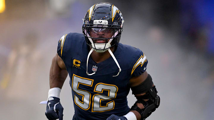 Oct 23, 2025; Inglewood, California, USA; Los Angeles Chargers outside linebacker Khalil MacK (52) is introduced for the game against the Minnesota Vikings at SoFi Stadium. Mandatory Credit: Jayne Kamin-Oncea-Imagn Images Oct 23, 2025; Inglewood, California, USA; Los Angeles Chargers outside linebacker Khalil MacK (52) is introduced for the game against the Minnesota Vikings at SoFi Stadium. Mandatory Credit: Jayne Kamin-Oncea-Imagn Images