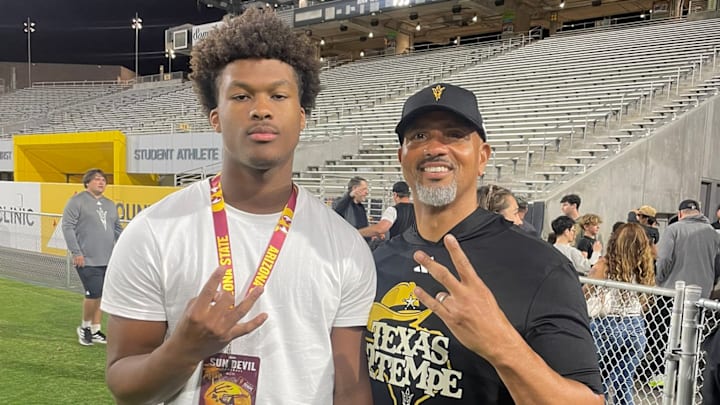 Mickey Williams visiting with the Arizona State Sun Devils Mickey Williams visiting with the Arizona State Sun Devils