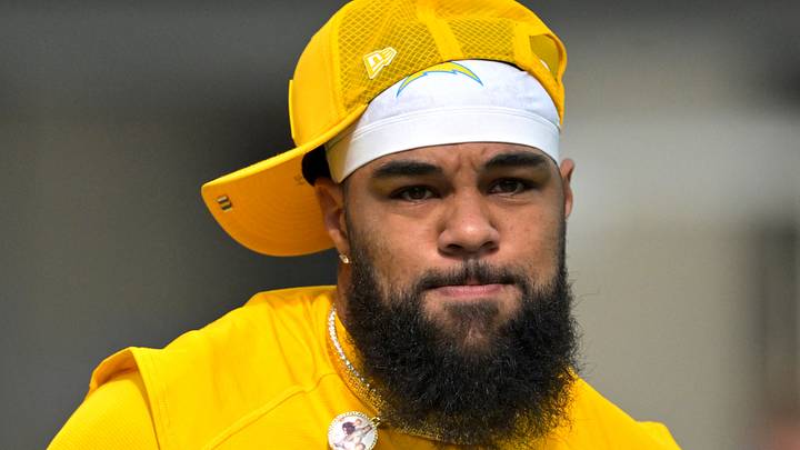 New Indianapolis Colts wide receiver Keenan Allen warms up