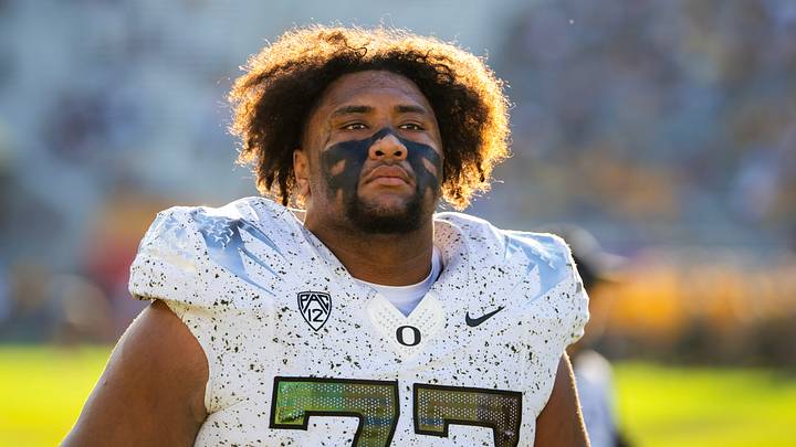 Oregon Ducks offensive lineman Iapani Laloulu Oregon Ducks offensive lineman Iapani Laloulu