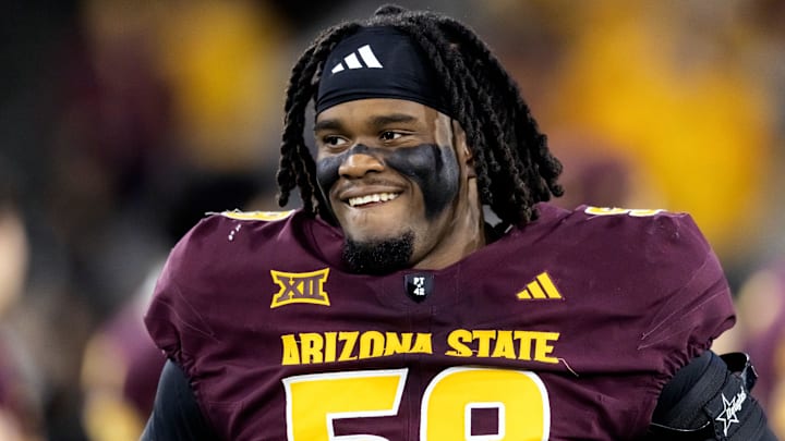 Arizona State Sun Devils offensive lineman Max Iheanachor (58)