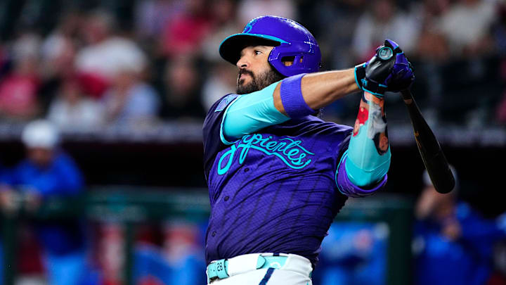 Eugenio Suarez resumes the season with optimal looks against the Cardinals to drive in an RBI.