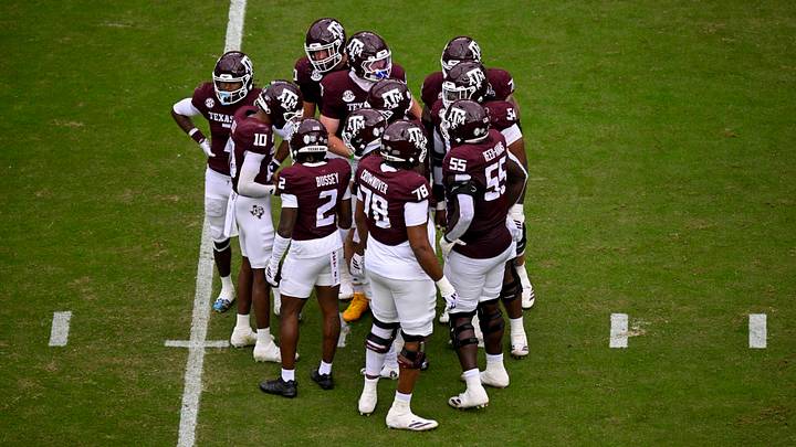Dec 20, 2025; College Station, TX, USA; Texas A&M Aggies quarterback Marcel Reed (10) huddles with the offense during the game between the Aggies and the Hurricanes at Kyle Field. Mandatory Credit: Jerome Miron-Imagn Images Dec 20, 2025; College Station, TX, USA; Texas A&M Aggies quarterback Marcel Reed (10) huddles with the offense during the game between the Aggies and the Hurricanes at Kyle Field. Mandatory Credit: Jerome Miron-Imagn Images