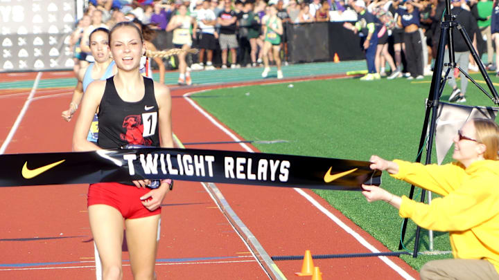 Lincoln sophomore Ellery Lincoln moved to No. 2 on Oregon's all-time list in the girls mile with her second victory in the Elite Mile.
