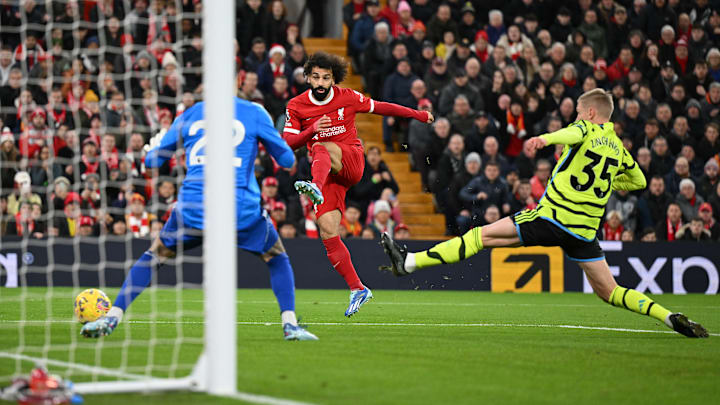 Arsenal e Liverpool se encontram no Emirates Stadium, em Londres