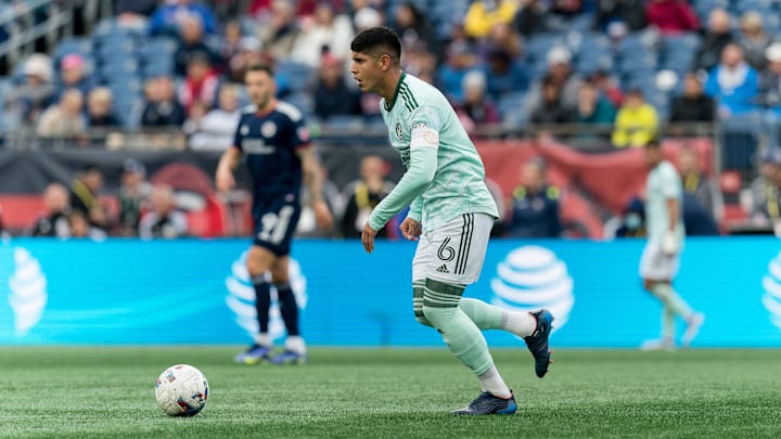 O defensor estava defendendo o Atlanta United, dos Estados Unidos O defensor estava defendendo o Atlanta United, dos Estados Unidos