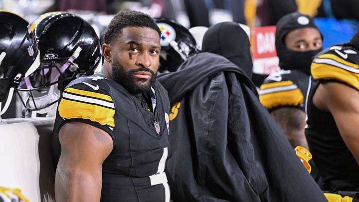 Pittsburgh Steelers wide receiver Dk Metcalf (4) sits on the bench in the fourth quarter of an AFC Wild Card Round loss. Pittsburgh Steelers wide receiver Dk Metcalf (4) sits on the bench in the fourth quarter of an AFC Wild Card Round loss.