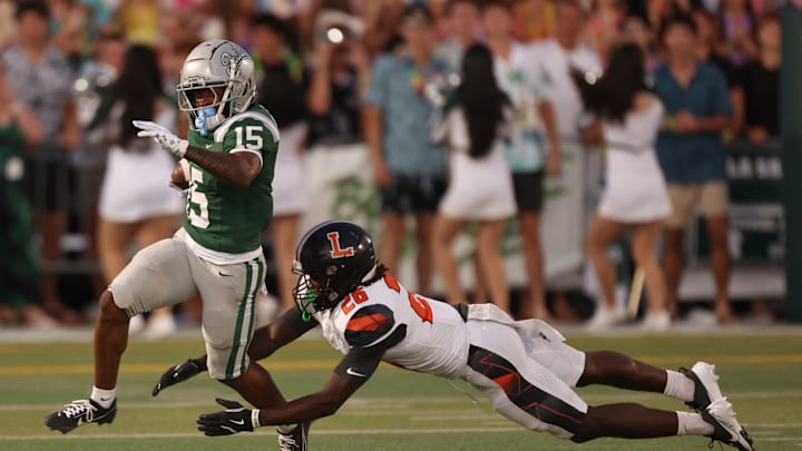 De La Salle's Jaden Jefferson (15), shown here in Friday's 10-6 home win over Lakeland (Fla.) leads the Spartans into Saturday's Bay Area showdown against San Mateo Serra. De La Salle's Jaden Jefferson (15), shown here in Friday's 10-6 home win over Lakeland (Fla.) leads the Spartans into Saturday's Bay Area showdown against San Mateo Serra.