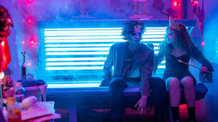 4208_D022_00339_R3 
Cole Sprouse stars as The Creature and Kathryn Newton as Lisa Swallows in LISA FRANKENSTEIN, a Focus Features release.
Credit: Michele K. Short / © 2024 FOCUS FEATURES LLC