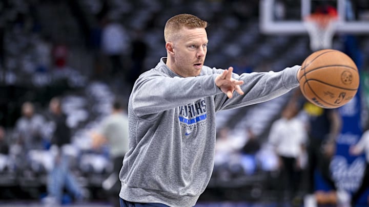 Nov 20, 2022; Dallas, Texas, USA; Dallas Mavericks assistant coach Sean Sweeney before the game between the Dallas Mavericks and the Denver Nuggets at the American Airlines Center. Mandatory Credit: Jerome Miron-Imagn Images Nov 20, 2022; Dallas, Texas, USA; Dallas Mavericks assistant coach Sean Sweeney before the game between the Dallas Mavericks and the Denver Nuggets at the American Airlines Center. Mandatory Credit: Jerome Miron-Imagn Images