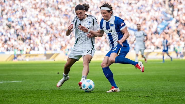 Schalke 04 und Hertha BSC eröffnen die Zweitliga-Saison Schalke 04 und Hertha BSC eröffnen die Zweitliga-Saison