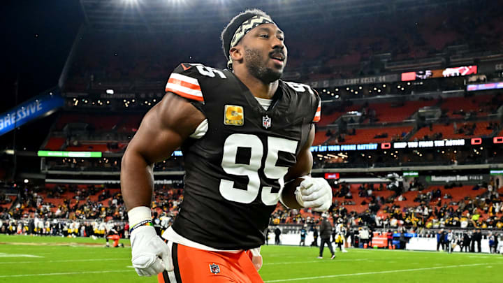 Pittsburgh Steelers v Cleveland Browns