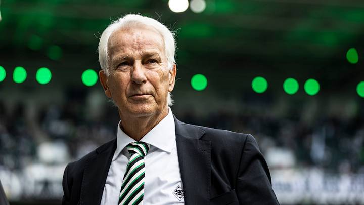 Rainer Bonhof steht bei den Fans im Mittelpunkt der Kritik