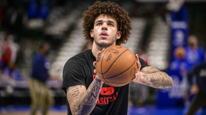 Jan 9, 2022; Dallas, Texas, USA; Chicago Bulls guard Lonzo Ball (2) warms up before the game against the Dallas Mavericks at the American Airlines Center. Mandatory Credit: Jerome Miron-Imagn Images