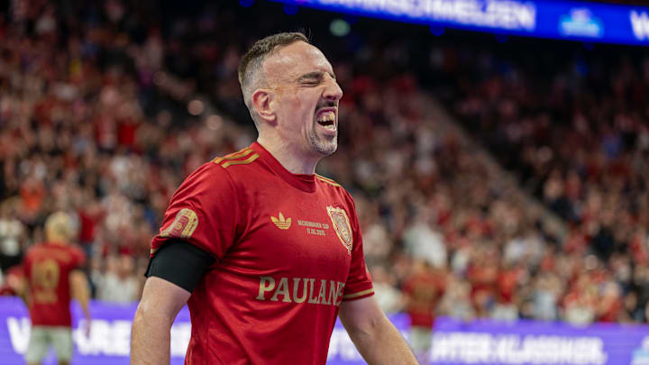 Franck Ribéry Trái Tim Cánh Trái Vàng Đỏ - Biểu tượng của Bóng Đá Pháp và Bayern Munich