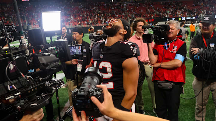 KhaDarel Hodge celebrates his game-winning touchdown. KhaDarel Hodge celebrates his game-winning touchdown.