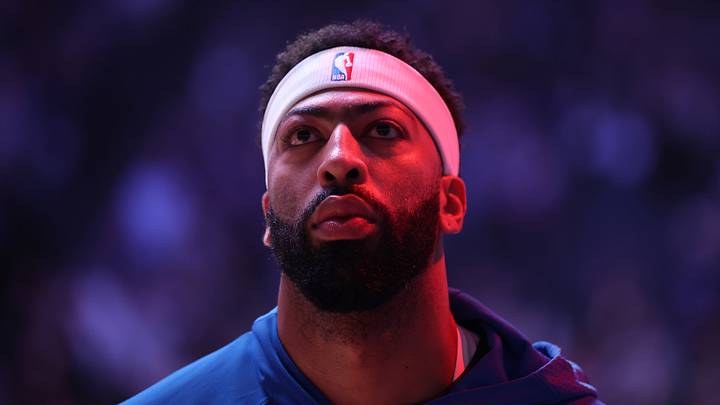 SACRAMENTO, CALIFORNIA - JANUARY 06: Anthony Davis looks on. (Photo by Ezra Shaw/Getty Images)