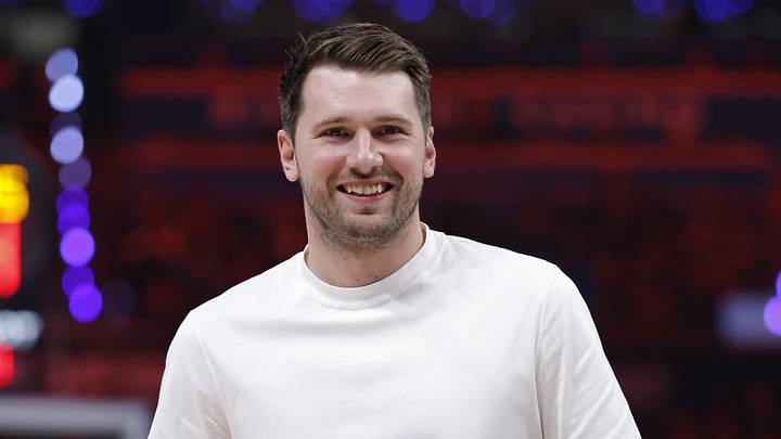 Los Angeles Lakers guard Luka Doncic (77) Los Angeles Lakers guard Luka Doncic (77)
