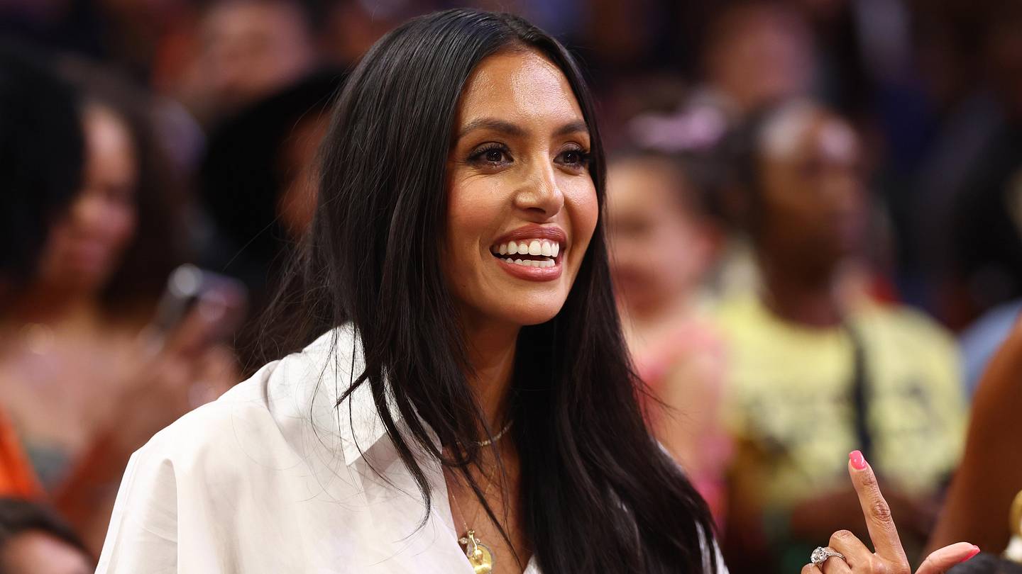 Vanessa Bryant Catches Eyes Posing With Daughter Natalia at 