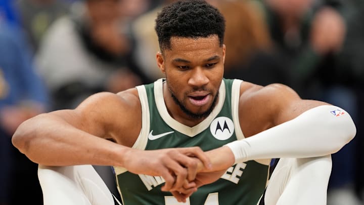 Detroit Pistons v Milwaukee Bucks Detroit Pistons v Milwaukee Bucks