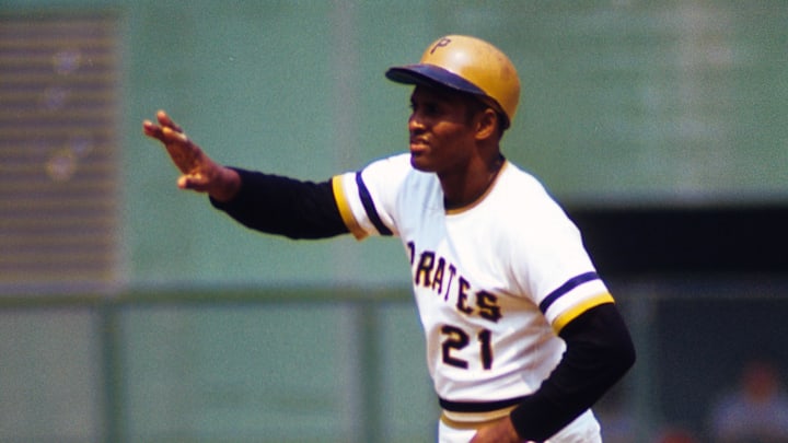 1971; Pittsburgh, PA, USA; FILE PHOTO; Pittsburgh Pirates right fielder Roberto Clemente in action at Three Rivers Stadium. 1971; Pittsburgh, PA, USA; FILE PHOTO; Pittsburgh Pirates right fielder Roberto Clemente in action at Three Rivers Stadium.