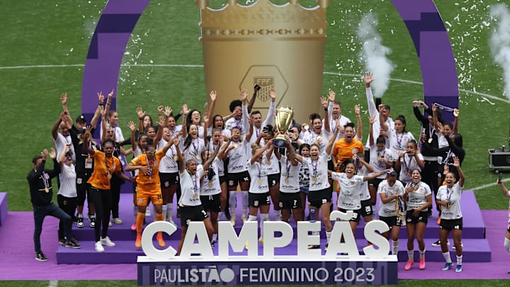 Corinthians agora é tetra no Paulistão Feminino. Corinthians agora é tetra no Paulistão Feminino.