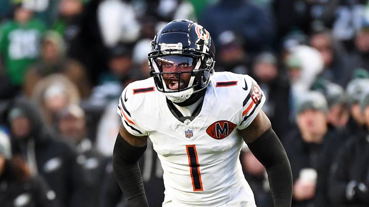 Nov 28, 2025; Philadelphia, Pennsylvania, USA; Chicago Bears cornerback Jaylon Johnson (1) lines up for a play against the Philadelphia Eagles during the second quarter of the game at Lincoln Financial Field. Mandatory Credit: Eric Hartline-Imagn Images