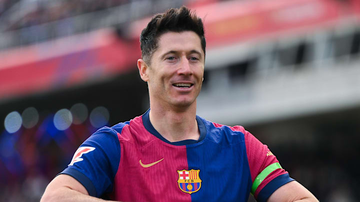 Robert Lewandowski et le Barça se sont rapprochés du Real. Robert Lewandowski et le Barça se sont rapprochés du Real.