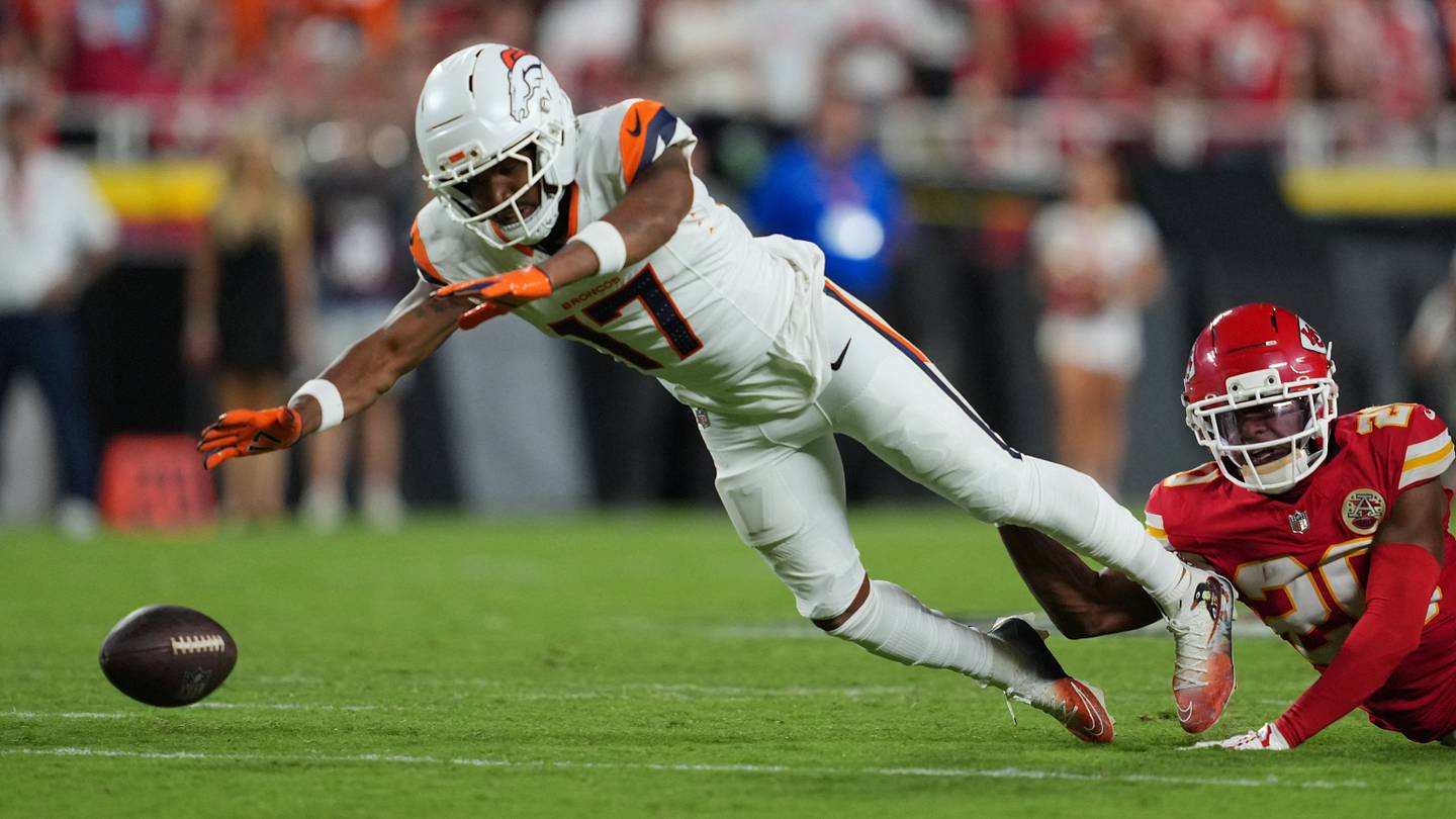 NFL Week 1 Roundup Through a Dolphins Lens: Tough Start for Waddle, Bad Day for Bain, More