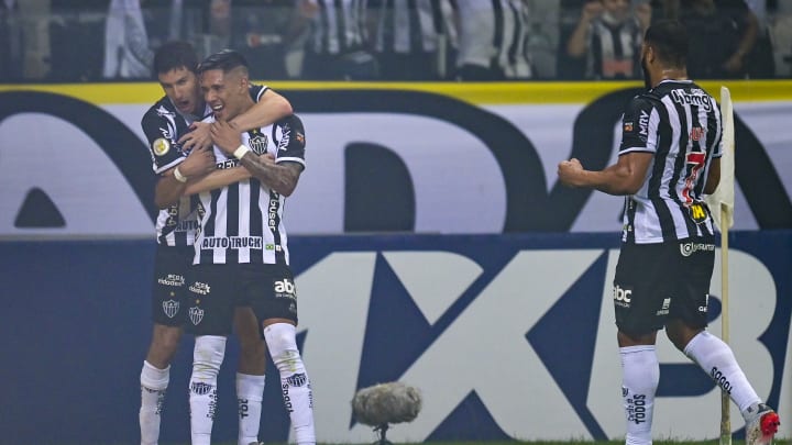Galo venceu o Grêmio por 2 a 1 no Mineirão Galo venceu o Grêmio por 2 a 1 no Mineirão
