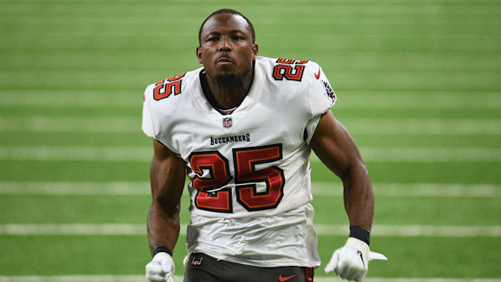 Dec 26, 2020; Detroit, Michigan, USA; Tampa Bay Buccaneers running back LeSean McCoy (25) before the game against the Detroit Lions at Ford Field. Mandatory Credit: Tim Fuller-Imagn Images Dec 26, 2020; Detroit, Michigan, USA; Tampa Bay Buccaneers running back LeSean McCoy (25) before the game against the Detroit Lions at Ford Field. Mandatory Credit: Tim Fuller-Imagn Images