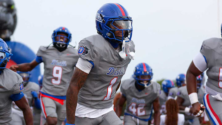 Dakorien Moore warms up before Duncanville's thrilling win over St. Frances Academy on Sept. 13. Dakorien Moore warms up before Duncanville's thrilling win over St. Frances Academy on Sept. 13.