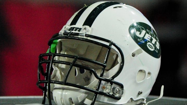 Oct 17, 2016; Glendale, AZ, USA; General view of a New York Jets helmet during the game against the Arizona Cardinals at University of Phoenix Stadium. Mandatory Credit: Matt Kartozian-Imagn Images Oct 17, 2016; Glendale, AZ, USA; General view of a New York Jets helmet during the game against the Arizona Cardinals at University of Phoenix Stadium. Mandatory Credit: Matt Kartozian-Imagn Images