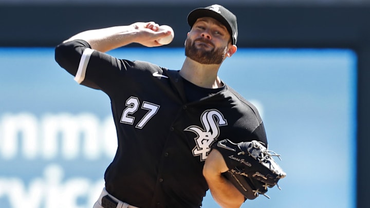 Chicago White Sox starting pitcher Lucas Giolito (27)