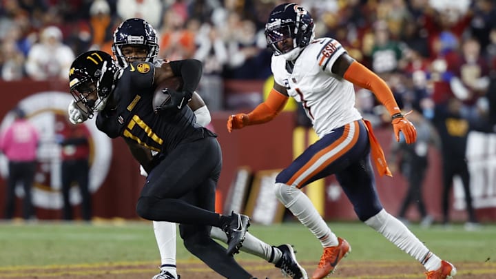 Jaylon Johnson tried to corral Terry McLaurin in Sunday's 18-15 loss to the Washington Commanders.